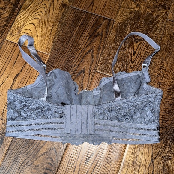 JOAN SMALLS Lace Underwire Bra Size 34D - Picture 2 of 5